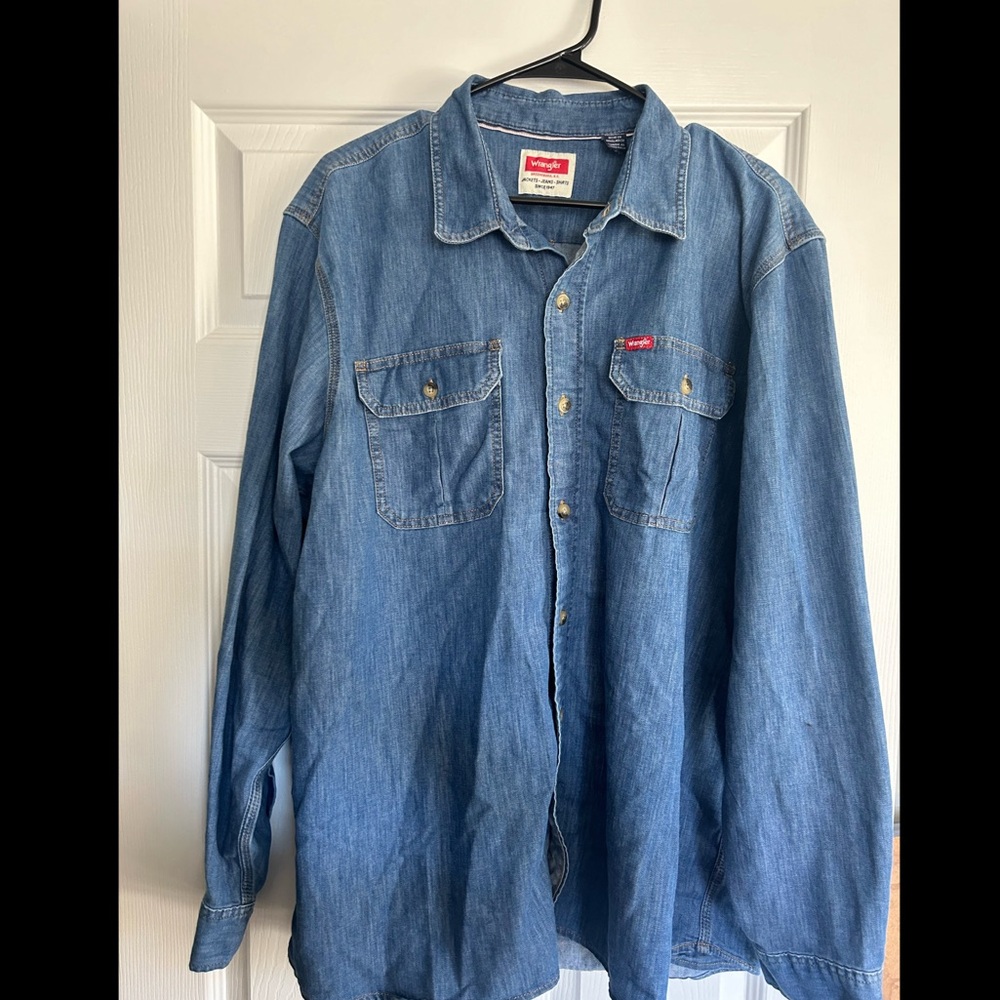 Wrangler Men’s Demin Button Up